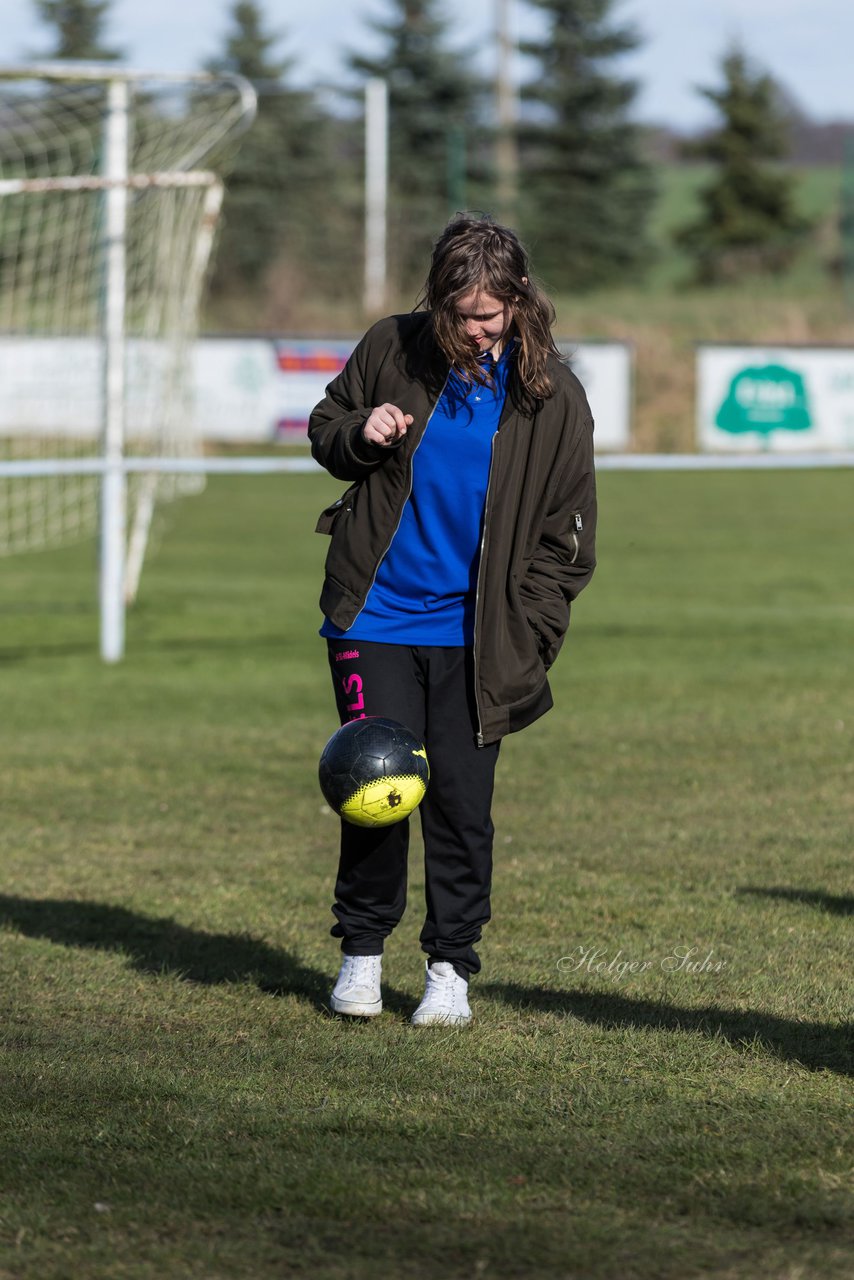 Bild 198 - C-Juniorinnen SV Steinhorst/Labenz - TSV Friedrichsberg-Busdorf : Ergebnis: 5:0